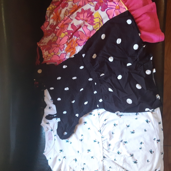 Size 5 Girls 3 Dresses / Romper - Picture 9 of 9